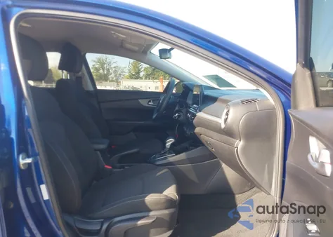 2021 Kia Forte Lxs z USA, uszkodzony, nr VIN 3KPF24AD7ME412992